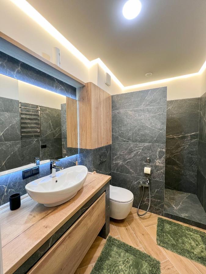 Renthouse Apartments Neoclassic キシナウ エクステリア 写真